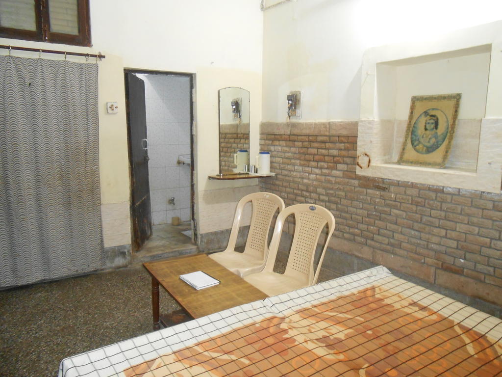Gaurav Guest House Mathura Exterior foto