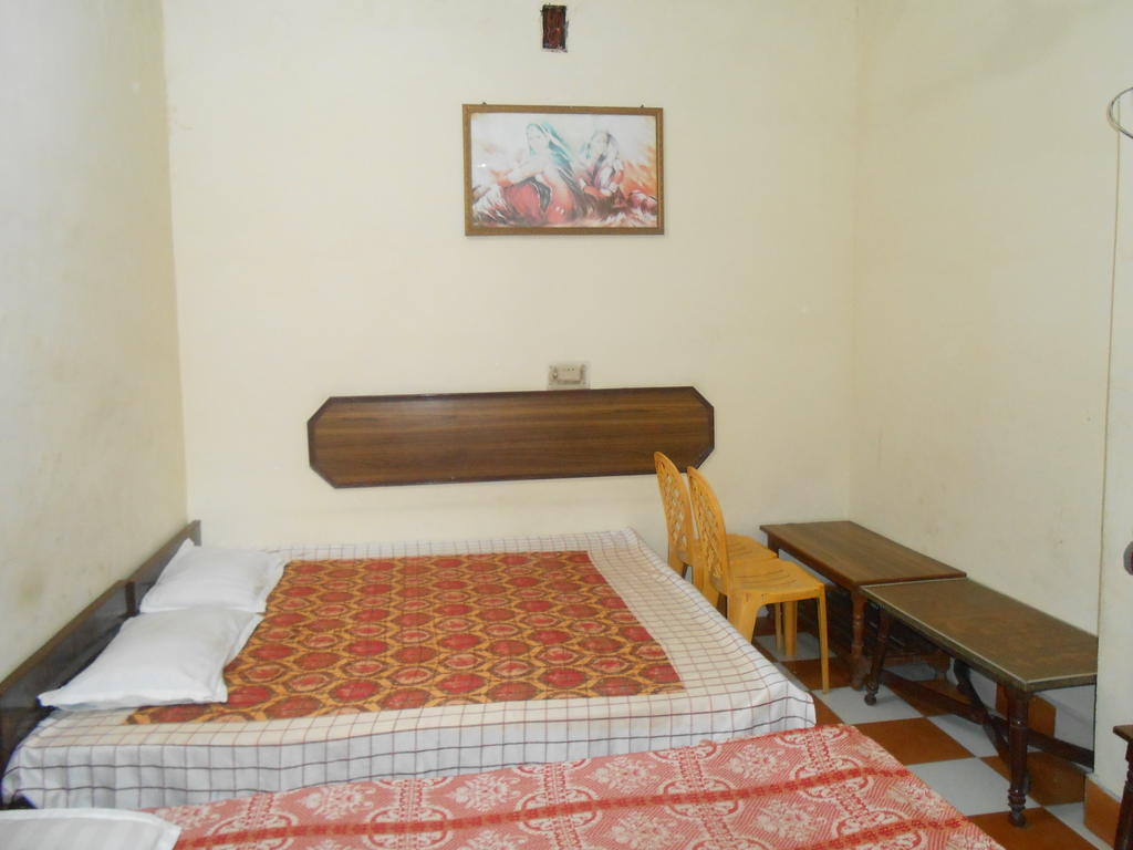 Gaurav Guest House Mathura Exterior foto