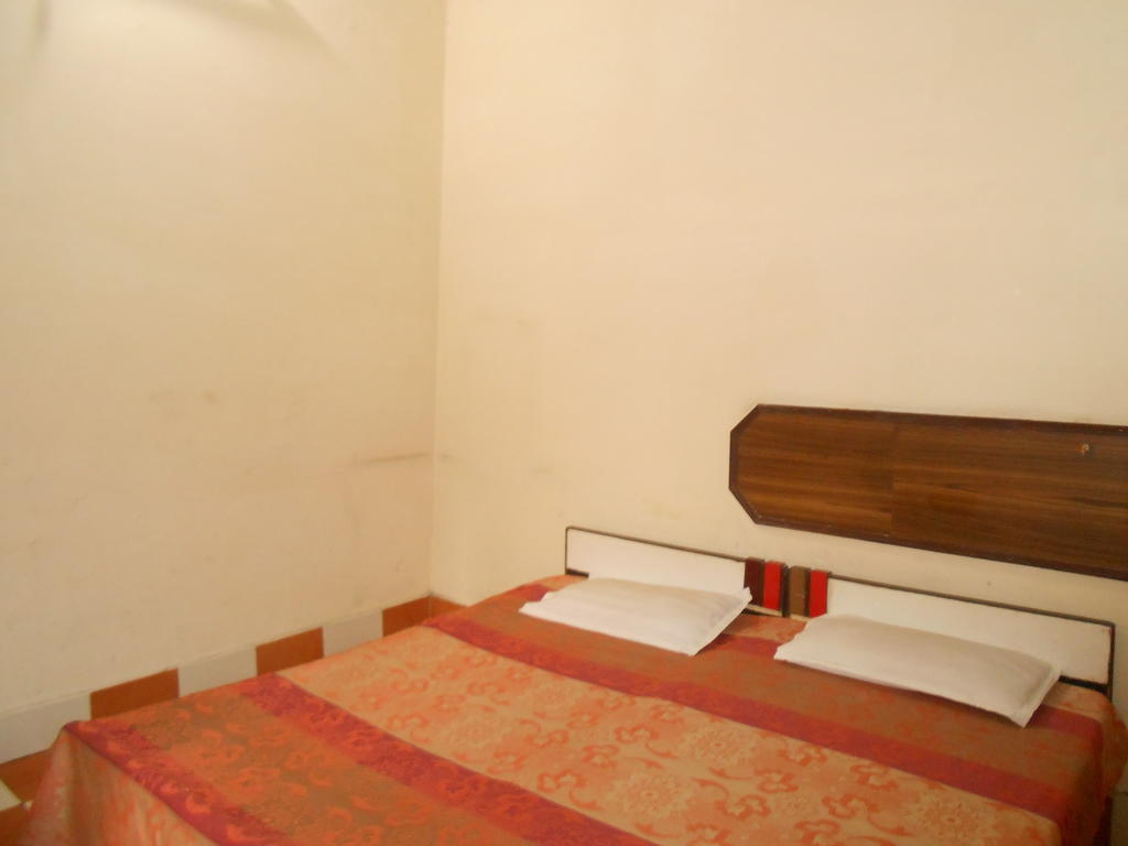Gaurav Guest House Mathura Quarto foto
